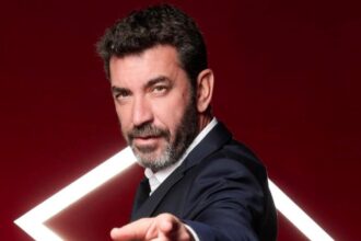 Arturo Valls, 51 años: "Estoy notando la crisis de los 50. He empezado a mirar atrás, a lo que he hecho y he sido. Ahora mi idea es elegir cosas muy puntuales, pequeñas y me veo bajando muchísimo el ritmo" | FM Avenida