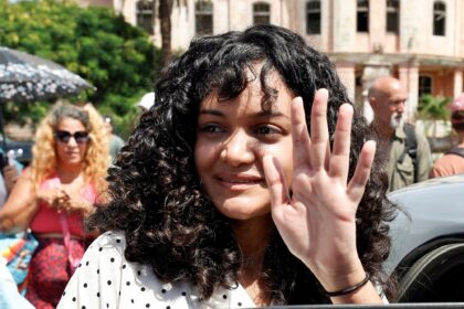Condenaron a una influencer crítica del gobierno de Cuba por difundir imágenes de un agente de seguridad | FM Avenida