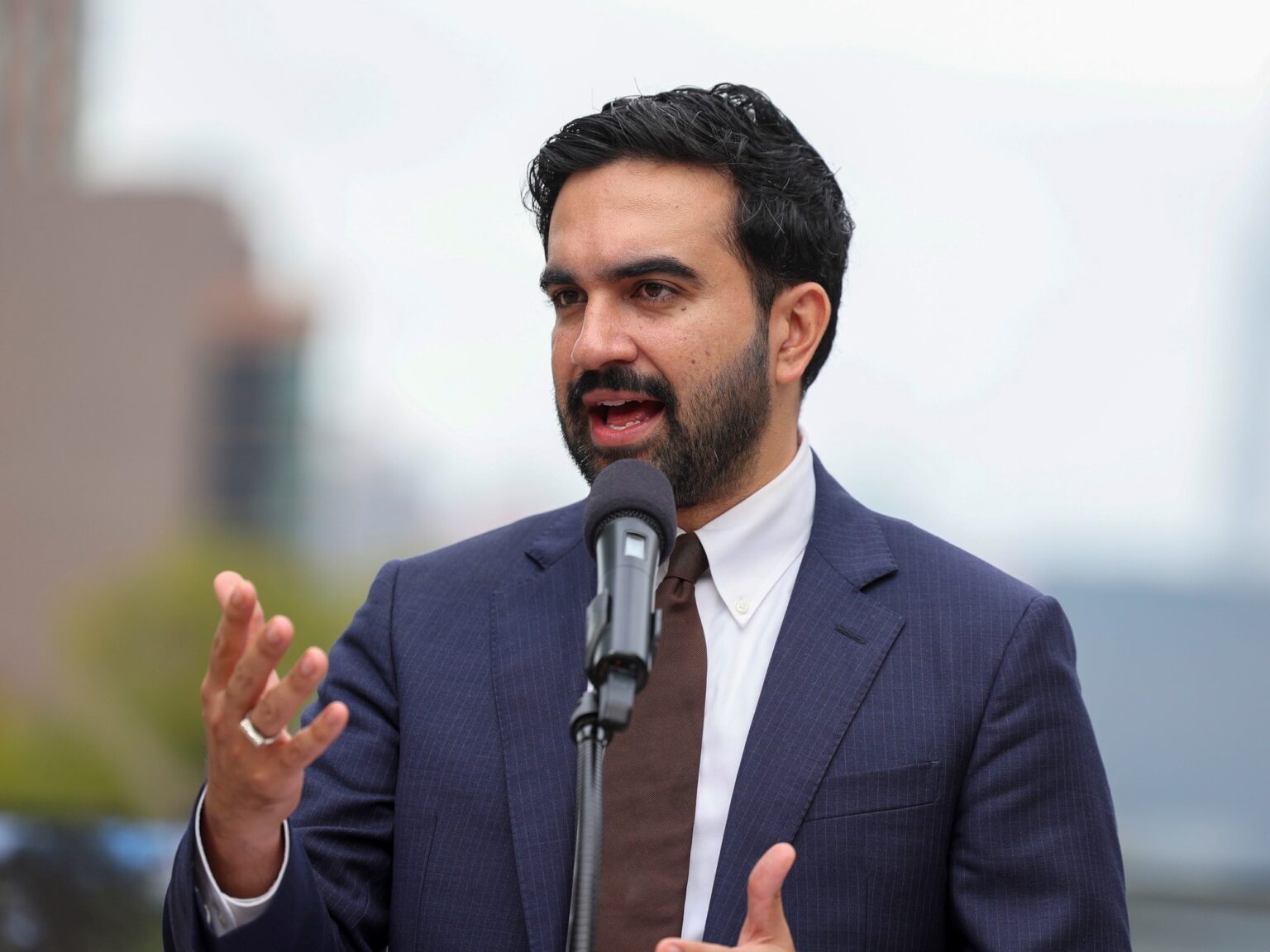Confirmado en Nueva York | Mamdani advierte a Columbia que podría llevarla a la Justicia si no reabre su campus al público | FM Avenida