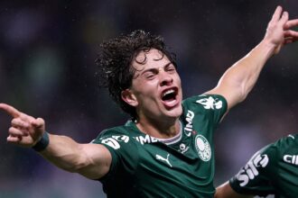 De la Selección a brillar en Brasil: Agustín Giay convirtió un doblete en la goleada de Palmeiras en el clásico contra Corinthians | FM Avenida