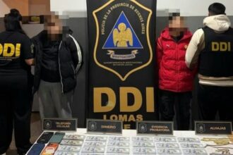 Detuvieron a una viuda negra: la acusan de drogar a un hombre en un bar, llevarlo a su casa y robarle 55 mil dólares | FM Avenida