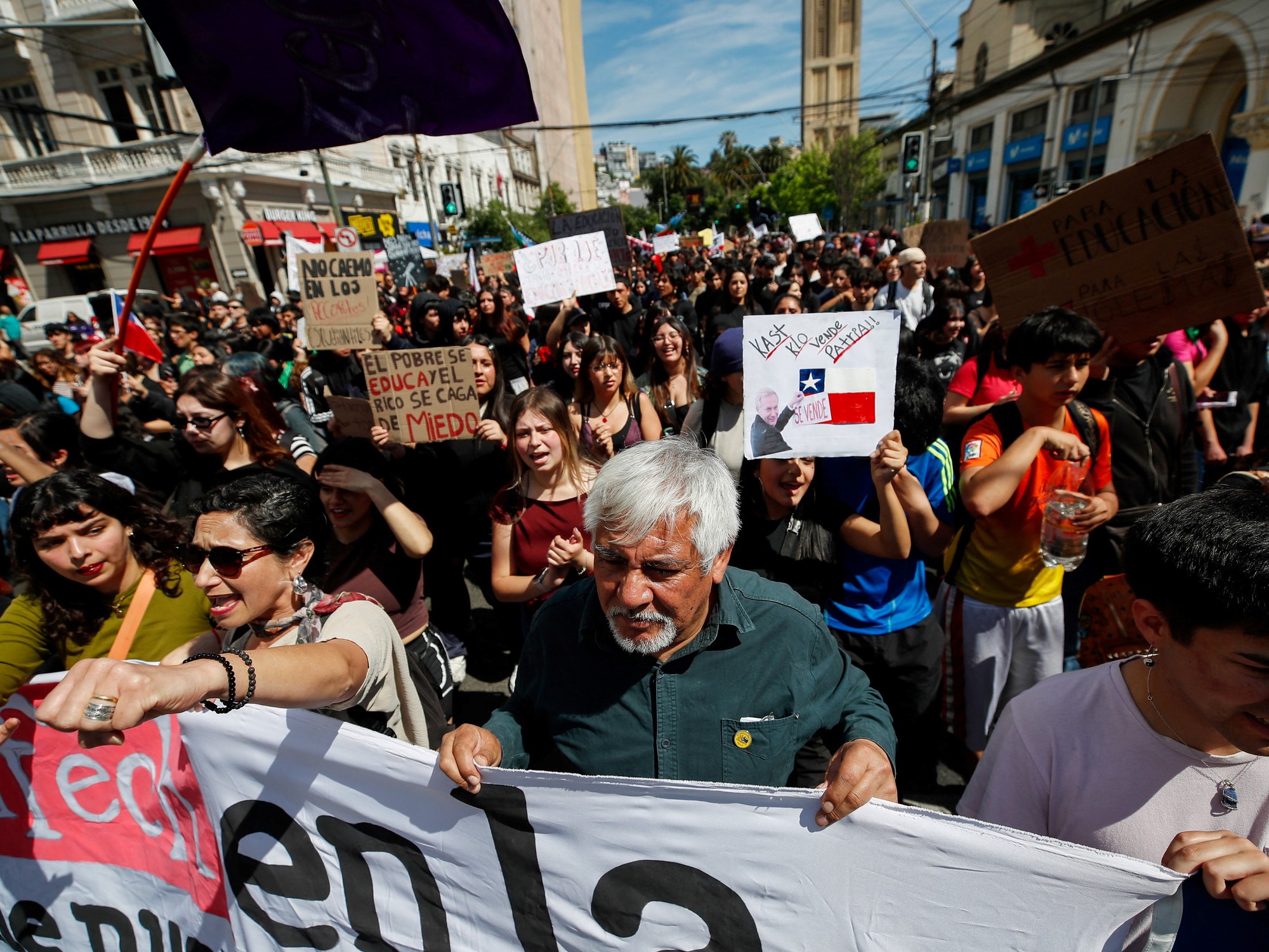 El 64 por ciento de los chilenos desaprueba la gestión del gobierno de José Antonio Kast | FM Avenida