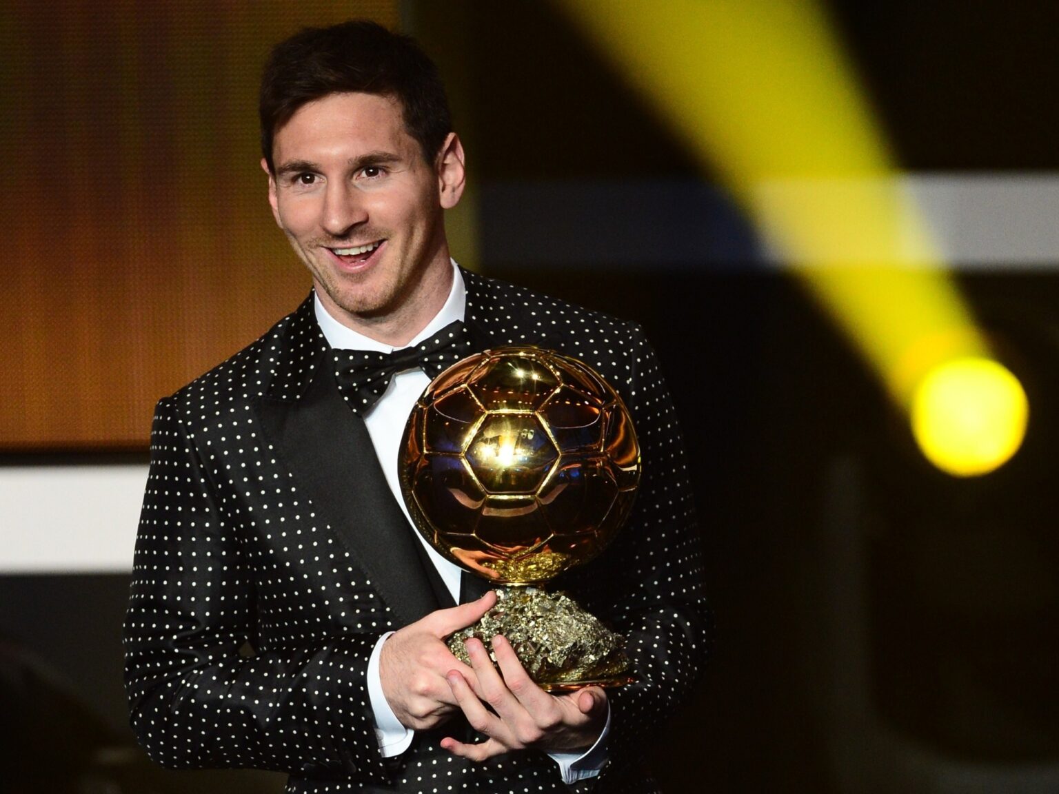 El Balón de Oro busca al mejor ganador de su historia: la sorprendente ventaja de Cristiano Ronaldo sobre Messi | FM Avenida