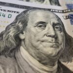 El dólar baja, pero el riesgo país vuelve a subir: por qué el mercado se mueve a dos velocidades | FM Avenida
