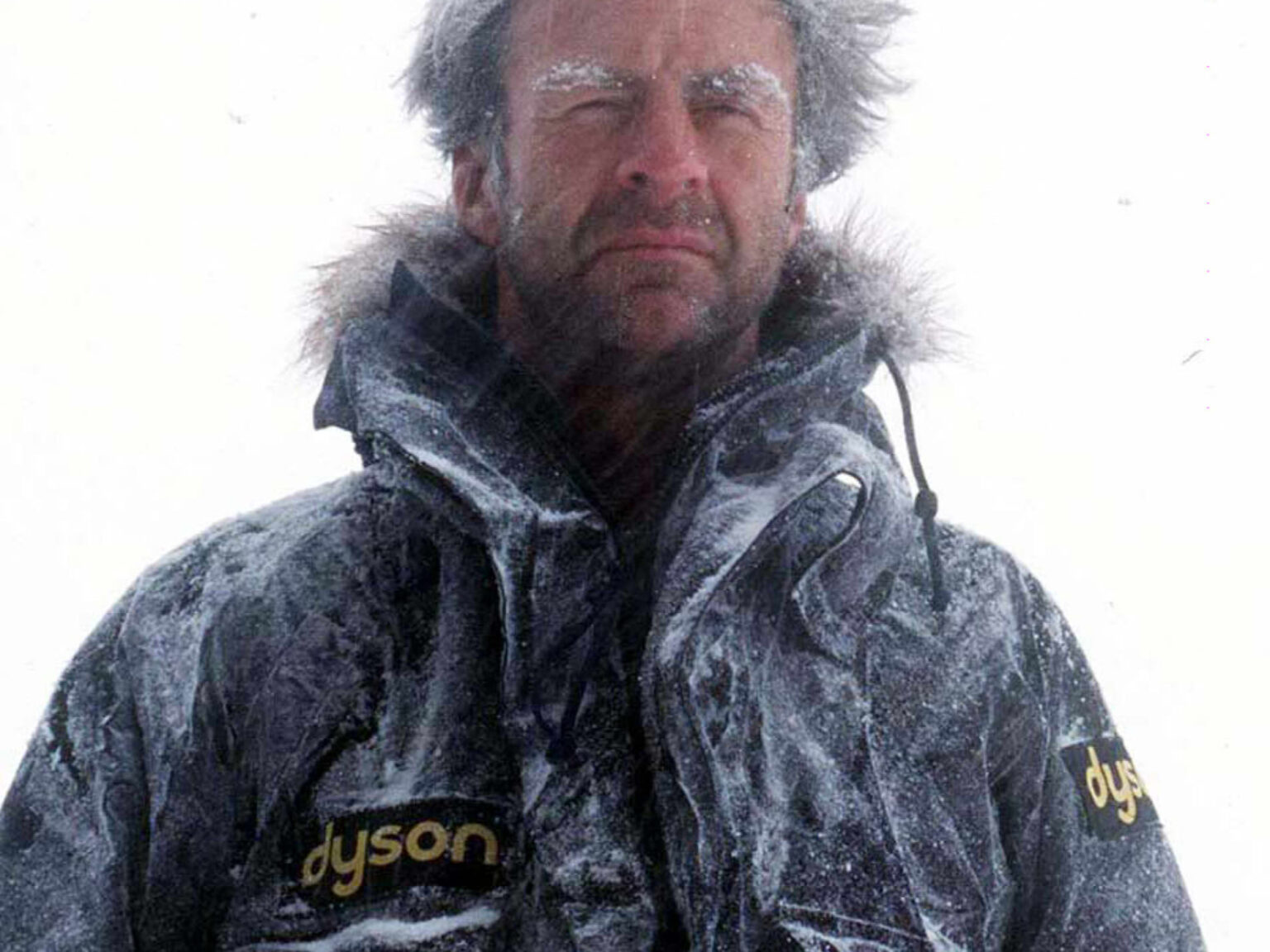 El enigma de Ranulph Fiennes: es el explorador más importante del mundo y su familia no sabe nada de él desde hace un año | FM Avenida