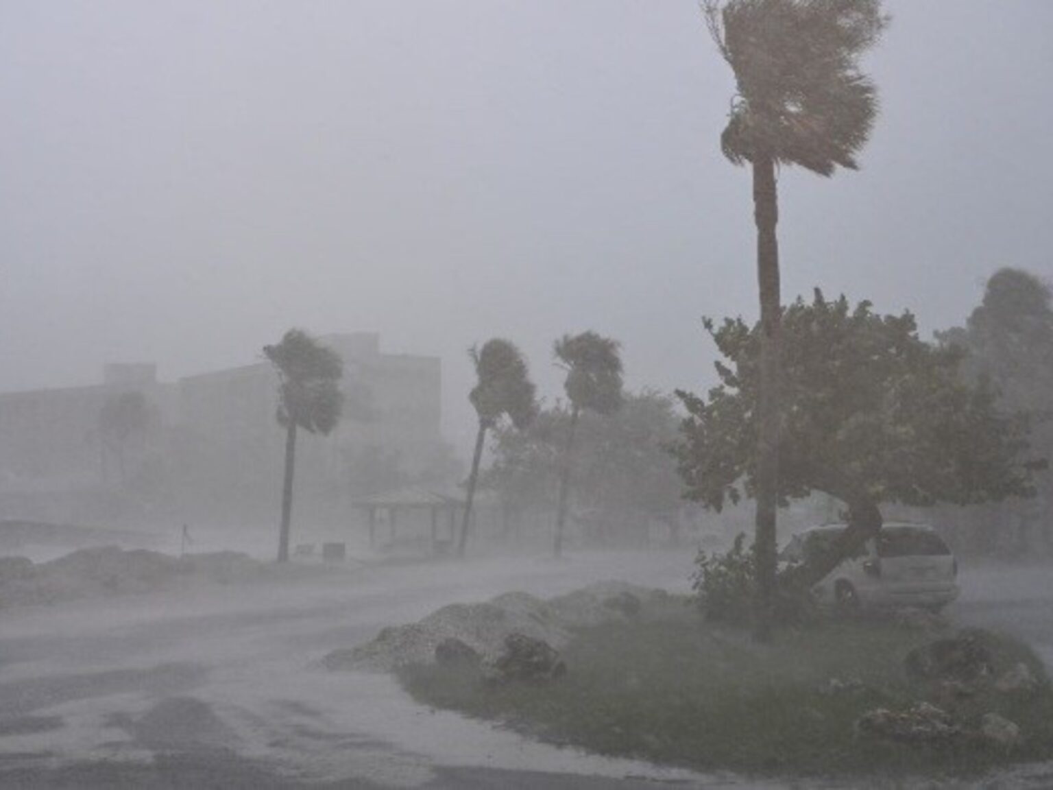 El huracán Isaías toca tierra en la costa de EE.UU., en el Golfo de México: ya golpeó la zona de Fort Walton Beach y Destin, en Florida | FM Avenida