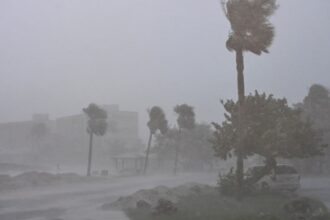 El huracán Isaías toca tierra en la costa de EE.UU., en el Golfo de México: ya golpeó la zona de Fort Walton Beach y Destin, en Florida | FM Avenida