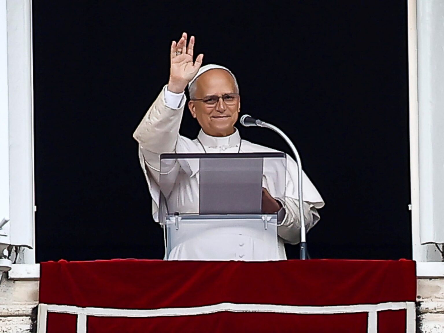 El papa León XIV reapareció en el Ángelus: "Retomaré gradualmente mis actividades" | FM Avenida