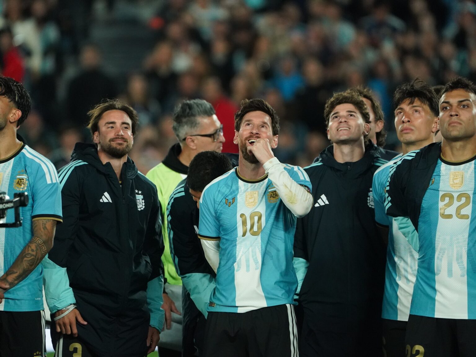El video de la AFA por la despedida de Lionel Messi: reclamo por el Balón de Oro y la "bienvenida a la mejor hinchada del mundo" | FM Avenida