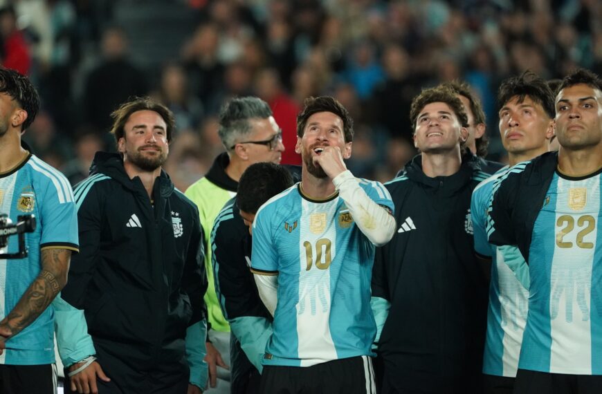 El video de la AFA por la despedida de Lionel Messi: reclamo por el Balón de Oro y la "bienvenida a la mejor hinchada del mundo" | FM Avenida
