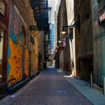 En 2007, Chicago comenzó a reconstruir callejones con un costoso pavimento permeable: el plan estimaba que hasta el 80% del agua de lluvia podría infiltrarse en el suelo pero no ha logrado acabarse | FM Avenida