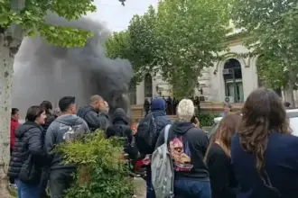 En un municipio bonaerense descontaron $48 millones por días de paro: crece la tensión entre trabajadores y la policía | FM Avenida
