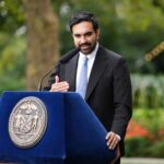 Es oficial | Mamdani inaugura en Nueva York el primer carril exclusivo para autobuses en una de las avenidas más transitadas del Bronx | FM Avenida
