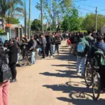 Ezeiza: cientos de personas hicieron más de 10 cuadras de fila para conseguir trabajo en un mayorista | FM Avenida