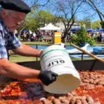 Imprudencia sanitaria en La Madrid: usaron un bidón de agroquímico en la Fiesta del Chorizo a la Pomarola | FM Avenida