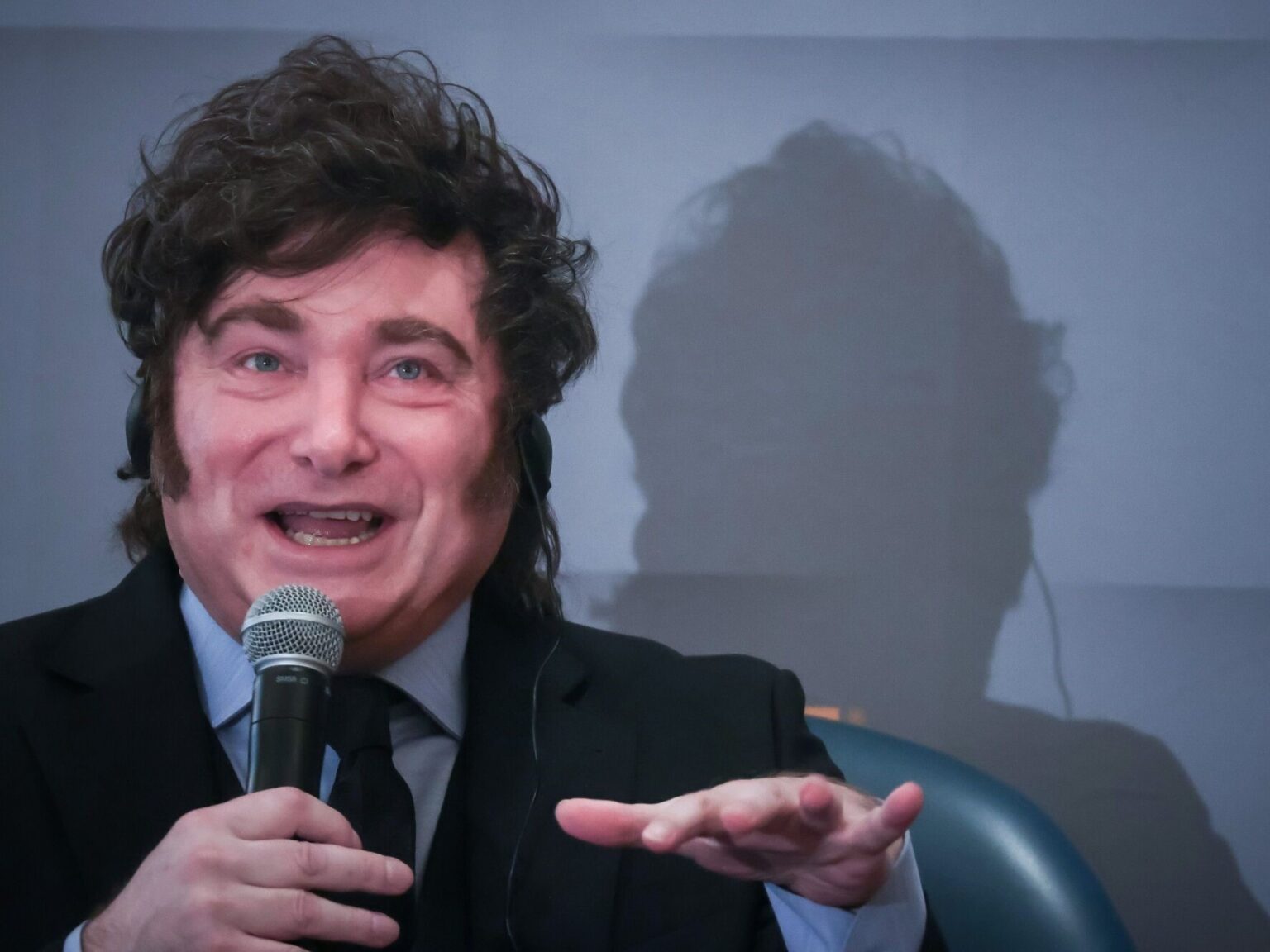 Javier Milei y sus medidas, EN VIVO: seguí minuto a minuto todas las novedades del Gobierno | FM Avenida