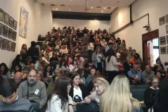 La FEB rechazó la oferta salarial de Kicillof y anunció un paro docente de 48 horas | FM Avenida