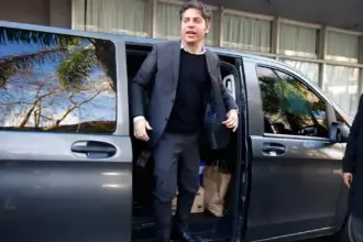 La agenda semanal de Kicillof: recorre cinco municipios, entrega viviendas e inaugura obras contra las inundaciones | FM Avenida