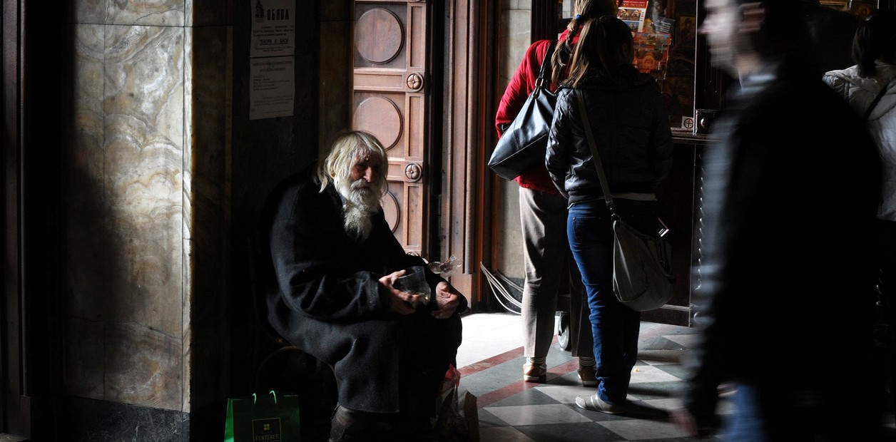 La fabulosa historia del mendigo que donó 5 millones de dólares a la Iglesia | FM Avenida