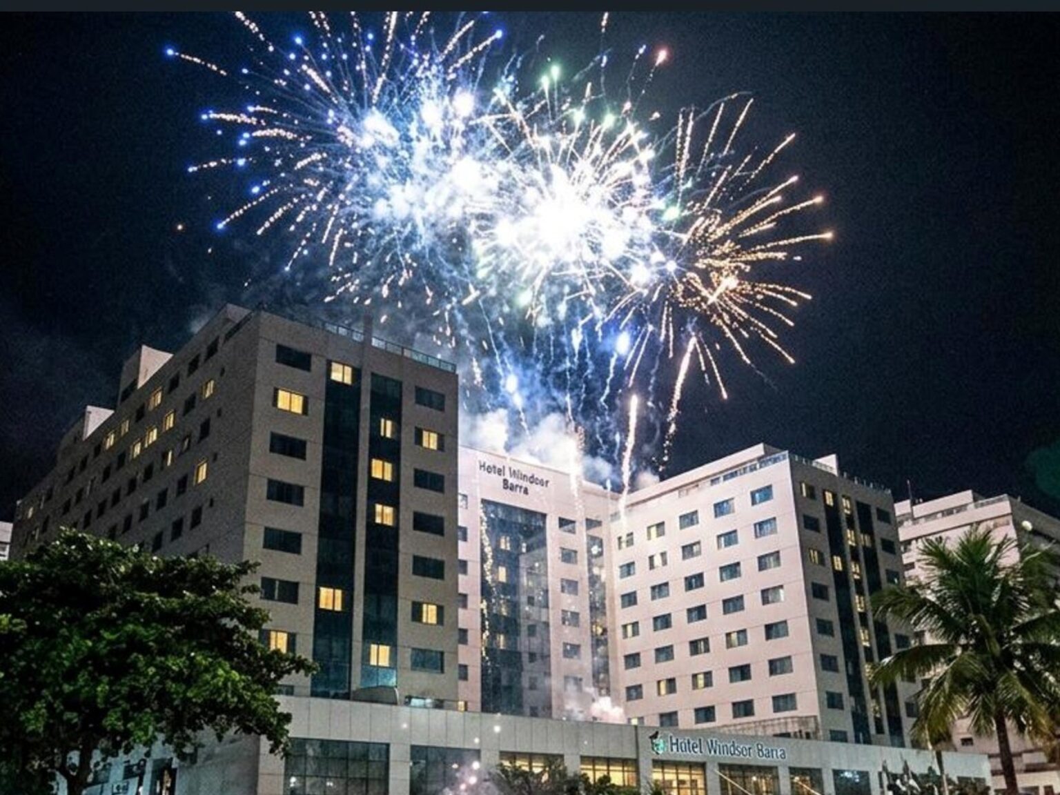 La historia de siempre: los hinchas de Vasco detonaron bombas de estruendo en el hotel de Boca durante la madrugada | FM Avenida