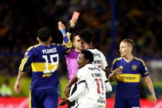 La insólita expulsión en Vasco da Gama: Piero Maza sacó dos amarillas en cinco segundos y dejó con uno de más a Boca en la Copa Sudamericana | FM Avenida