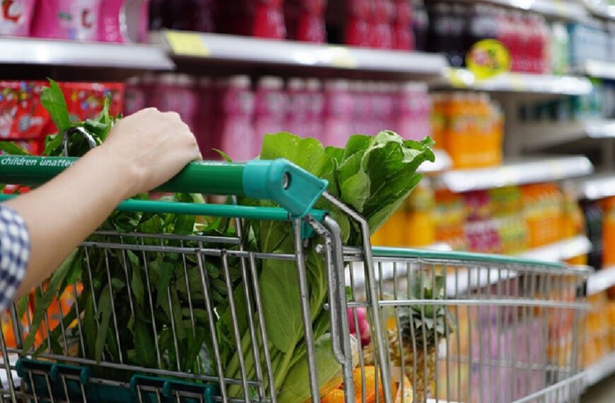 La psicología dice que devolver el carrito de la compra no se trata de seguir las reglas, sino que revela un rasgo que no se puede fingir | FM Avenida