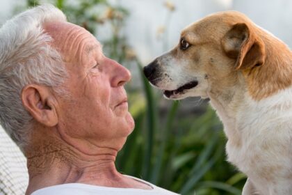 La psicología dice que las personas de 70 años que hacen menos cosas que antes no están renunciando a la vida; sono que apelan a la optimización selectiva con compensación | FM Avenida