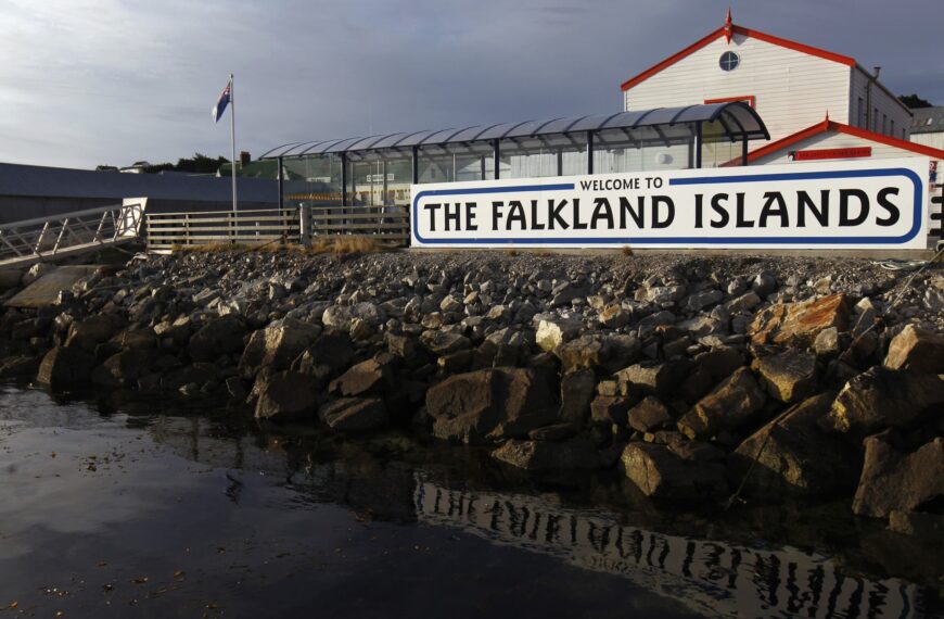 Malvinas: el Gobierno defendió el pedido de arbitraje por las islas tras la convocatoria del Reino Unido a la embajadora argentina en Londres | FM Avenida