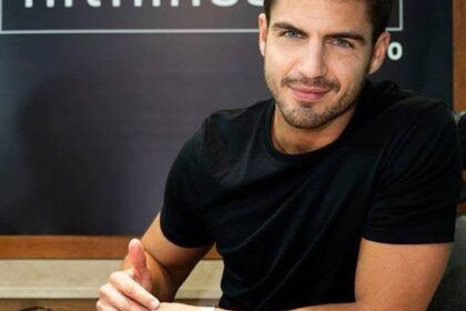 Maxi Iglesias, actor y modelo, 35 años: “Voy a nadar a primera hora de la mañana y, si no he tenido suficiente dosis, voy al gimnasio a última hora o hago un poquito de bici” | FM Avenida