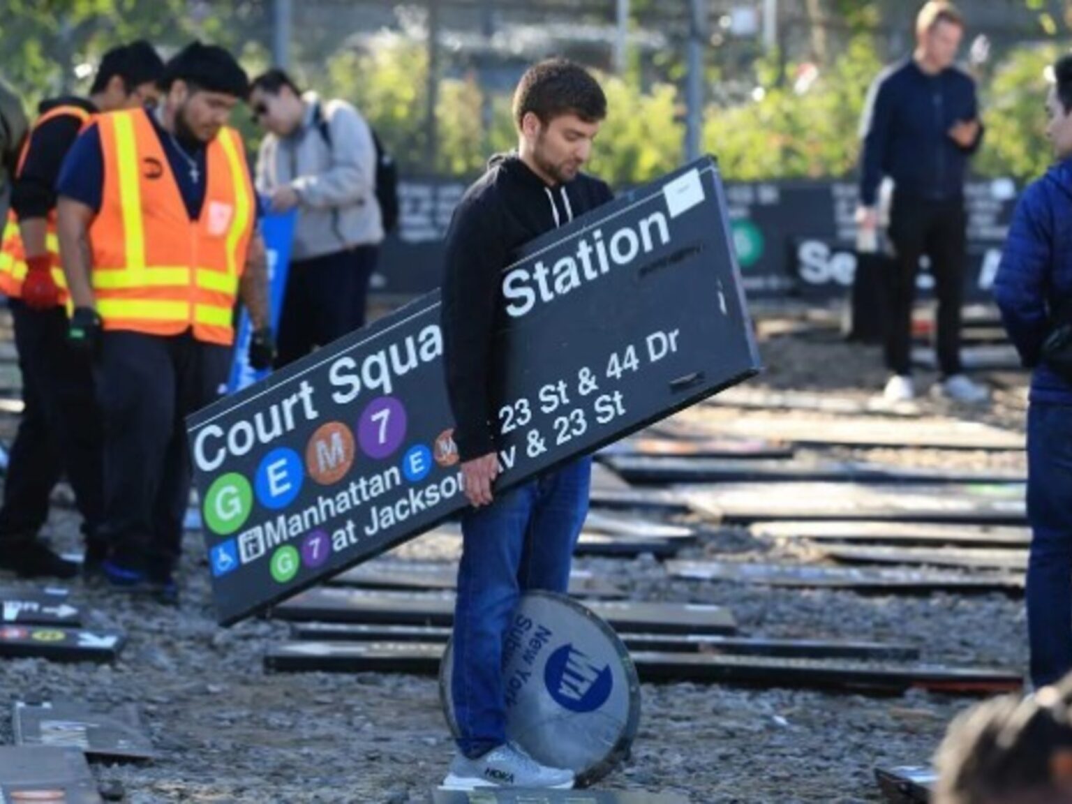 Miles de personas compran las reliquias del subte de Nueva York | FM Avenida