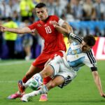 Multaron al capitán del Seleccionado Suizo que enfrentó a la Argentina en el Mundial por falsificar un certificado de Covid | FM Avenida