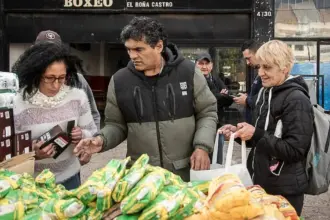 Murió el "Roña" Castro: la historia del campeón mundial que llevó su solidaridad a los barrios del conurbano bonaerense | FM Avenida