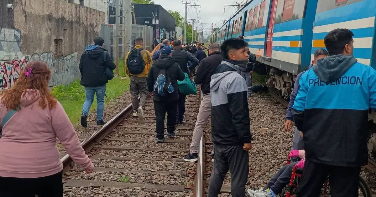 Murió un joven de 19 años arrollado por el Tren Roca en Quilmes: hay demoras y cancelaciones | FM Avenida