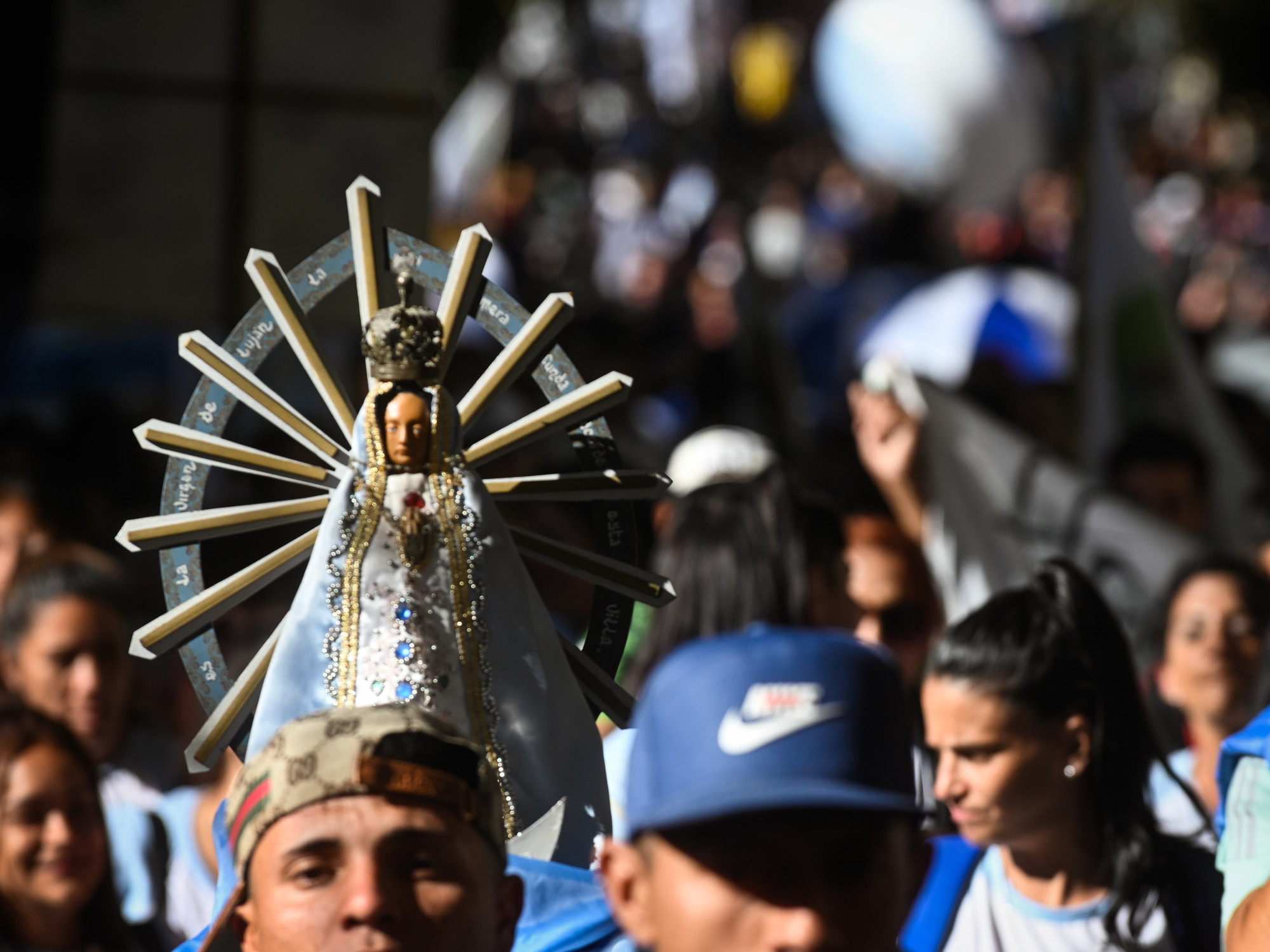 Oración a la Virgen de Luján: cómo rezarla durante la peregrinación para pedir protección y acompañar el camino. | FM Avenida