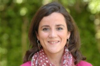 Pilar de Castro, psiquiatra: "Después de trabajar 90 minutos, hay que parar y caminar o hablar con un compañero" | FM Avenida