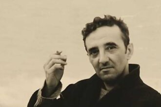 Roberto Bolaño, escritor y poeta chileno, sobre un curioso hábito: "Tengo una obsesión: compro libros y ni siquiera los leo" | FM Avenida