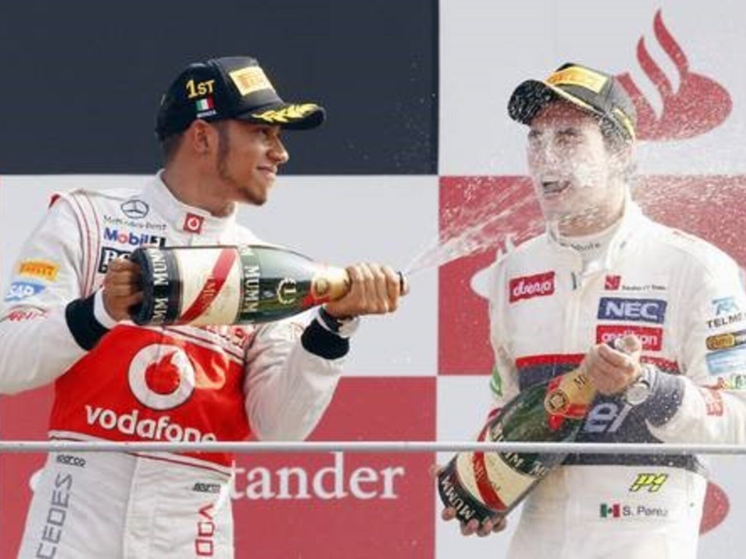 Sergio "Checo" Pérez, piloto de F1, sobre su podio en Monza 2012: "Niki Lauda me entregó el trofeo y se quitó la gorra. Para mí fue un momento muy especial en mi carrera" | FM Avenida