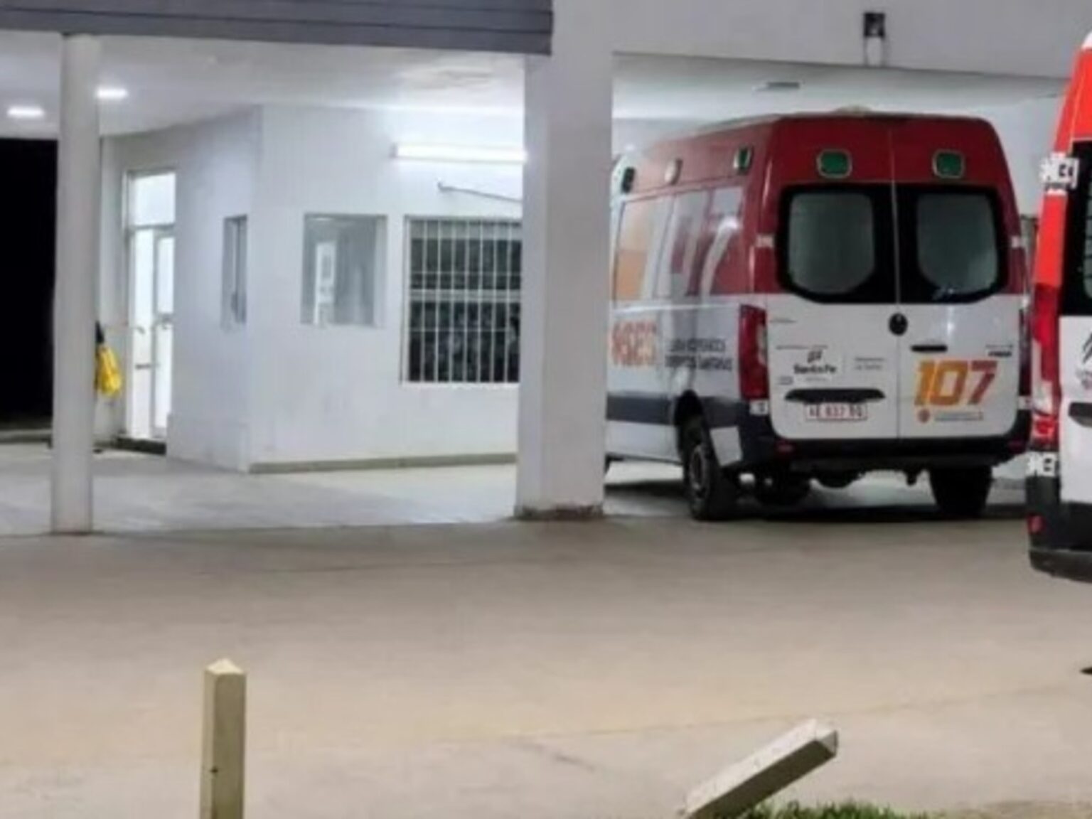 Trágico choque en Santa Fe: discutieron, un motociclista pateó a un jubilado y la víctima murió al caer al piso | FM Avenida