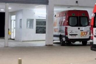 Trágico choque en Santa Fe: discutieron, un motociclista pateó a un jubilado y la víctima murió al caer al piso | FM Avenida