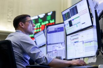 Tras superar los US$ 100, el petróleo baja fuerte: la medida de la UE que podría aliviar el suministro global | FM Avenida
