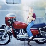 Un hombre de Minnesota buscó durante años la motocicleta de su padre fallecido y la encontró en Alaska: recorrió más de 5.600 kilómetros para llevarla de regreso a casa | FM Avenida
