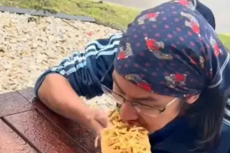 Un kiosco de Quilmes lanzó un reto viral para comer un pancho doble en 40 segundos y ganar $50 mil: ¿Alguno lo logró? | FM Avenida