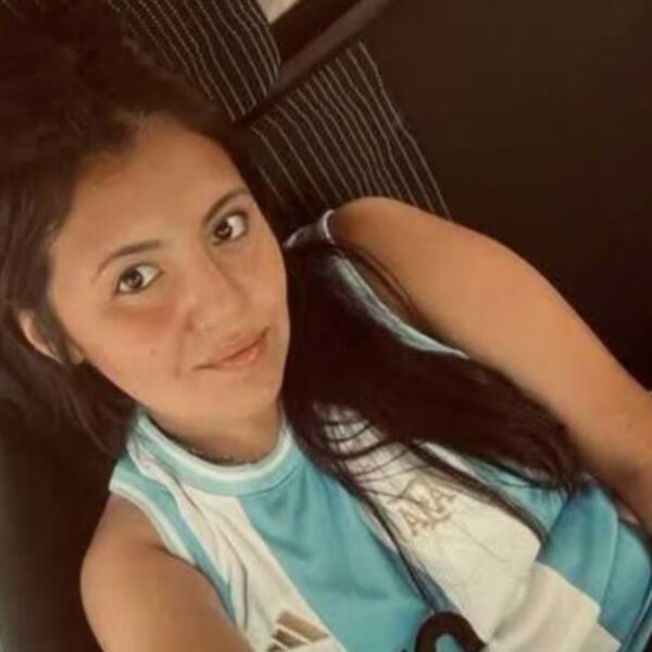Una árbitra de fútbol murió al contra contra un poste con su moto cuando iba a dirigir un partido | FM Avenida