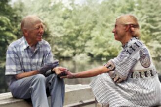 Una pareja de Nueva Jersey dedicó más de 40 años a proteger su propiedad de 90 acres de la urbanización; después de donar la finca, el terreno es ahora una reserva pública gratuita con un árbol de 201 años | FM Avenida