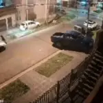 Video impactante: lo emboscaron para robarle el auto en La Matanza y terminó atropellando a uno de los ladrones | FM Avenida