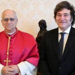 "Desde nuestro país nos unimos en oración por su salud": el mensaje de Milei al papa León XIV por su próxima operación | FM Avenida