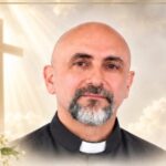 "Sencillo, tranquilo, fraterno y cercano a los jóvenes": quién era el sacerdote que murió aplastado por una cruz mientras daba misa | FM Avenida